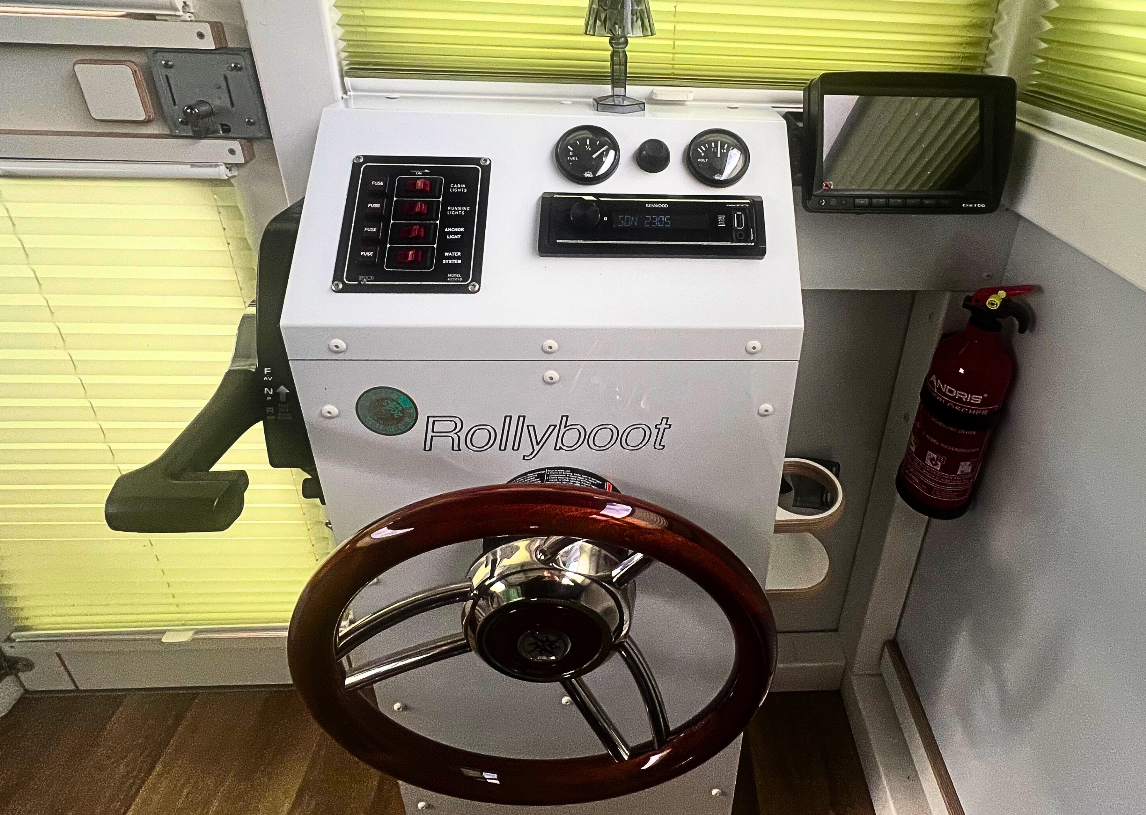 Cockpit 1
